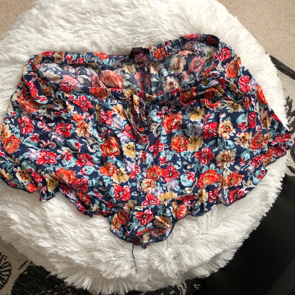 floral shorts